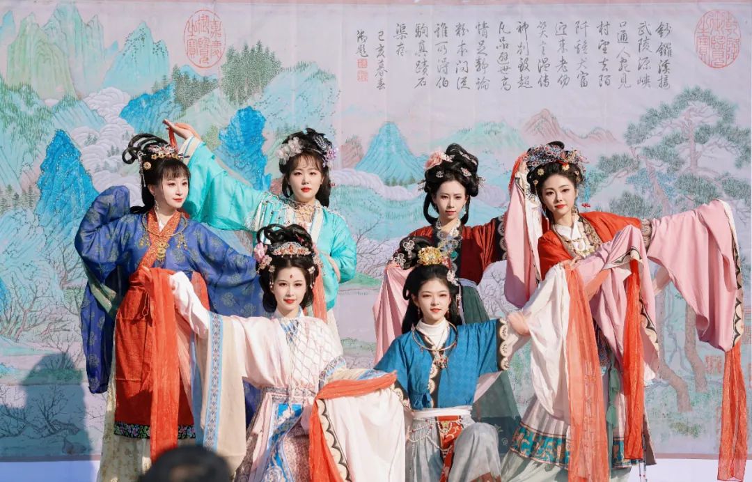 子在齐闻韶的韶怎么读_韶怎么读_韶