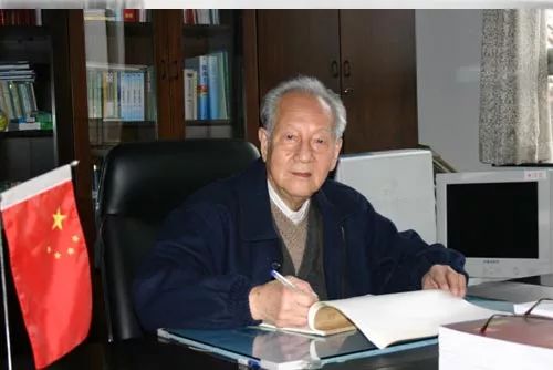 砥砺_砥砺的意思_砥砺前行