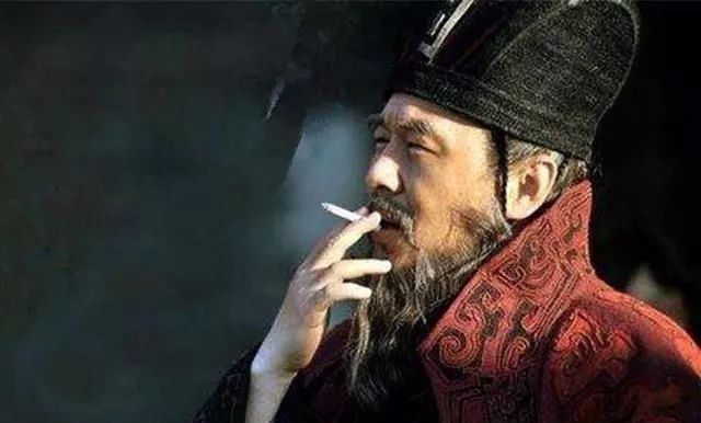 老骥伏枥伏的意思_老骥伏枥什么意思_老伏骥枥怎么读