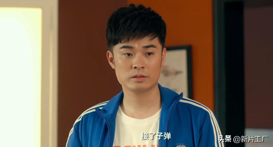 爱情公寓3酒吧服务员_爱情公寓酒吧里的女服务员_爱情公寓里的酒吧属于什么类型