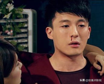 爱情公寓2酒吧女服务生_爱情公寓3酒吧服务员_爱情公寓酒吧里的女服务员