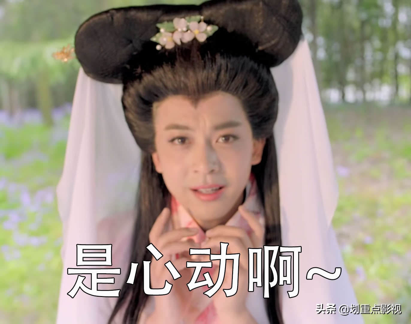 爱情公寓酒吧里的女服务员_爱情公寓2酒吧女服务生_爱情公寓3酒吧服务员
