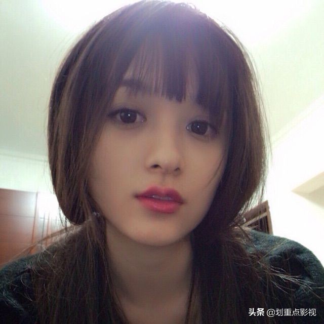 爱情公寓3酒吧服务员_爱情公寓2酒吧女服务生_爱情公寓酒吧里的女服务员