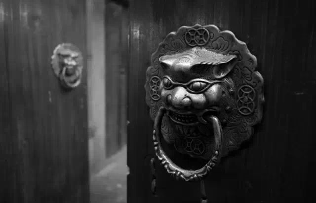 青獠牙面打一成语_青面獠牙是指什么生肖_生肖青獠牙面指是什么生肖