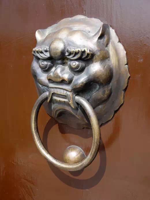 青獠牙面打一成语_生肖青獠牙面指是什么生肖_青面獠牙是指什么生肖