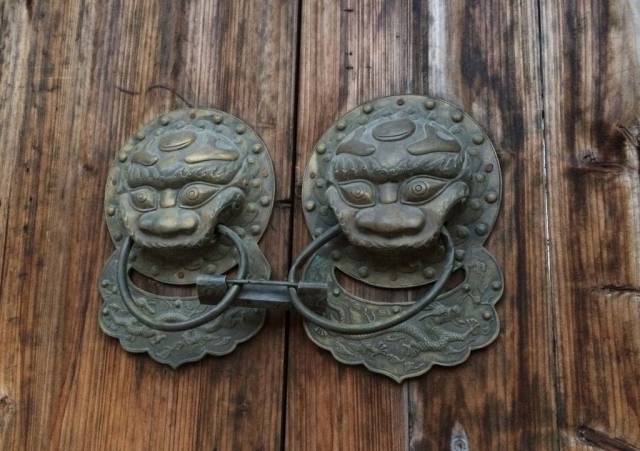 青面獠牙是指什么生肖_青獠牙面打一成语_生肖青獠牙面指是什么生肖