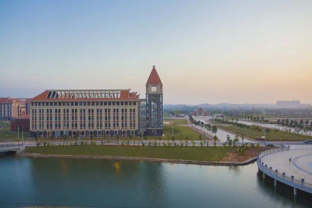 钦州学院网_钦州学院贴吧_钦州学院电话