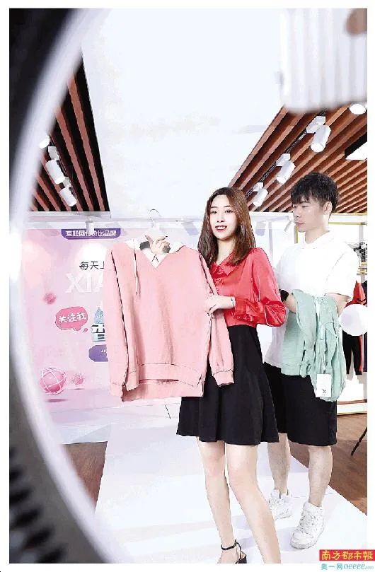 欧碧倩官方旗舰店女装_女装店_埃文羽绒服官方旗舰店女装