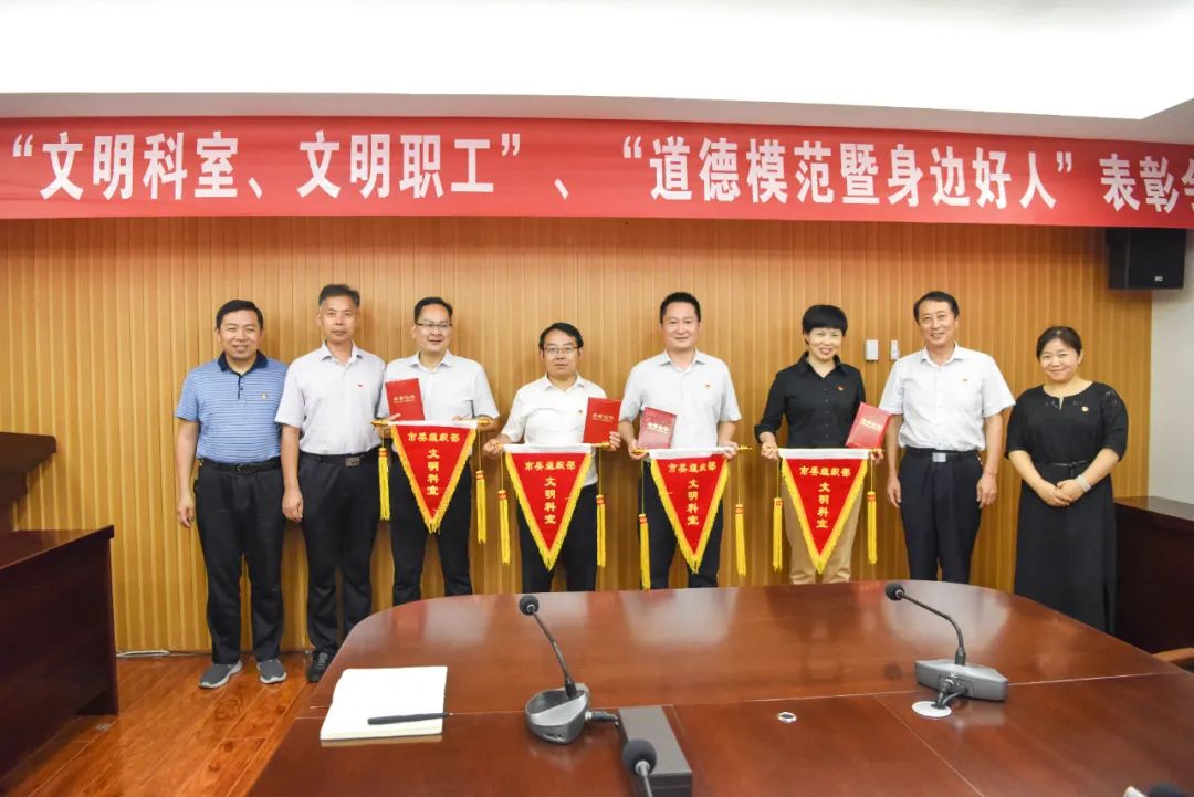 许昌公务员网络培训学院_许昌学院网络中心_许昌学院公开招聘