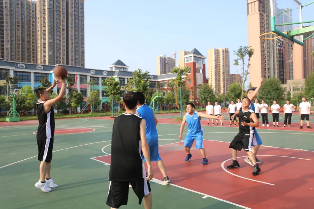 许昌学院公开招聘_许昌公务员网络培训学院_许昌学院网络中心