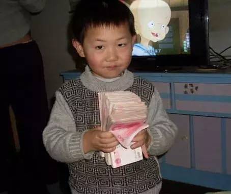 出血耳朵梦见耳屎_梦见耳朵出血_出血耳朵梦见出血了