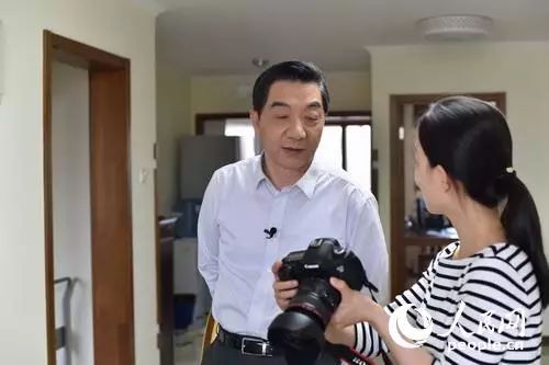 卫视凤凰军事直播间在哪_凤凰卫视军事台直播_凤凰卫视军事直播间
