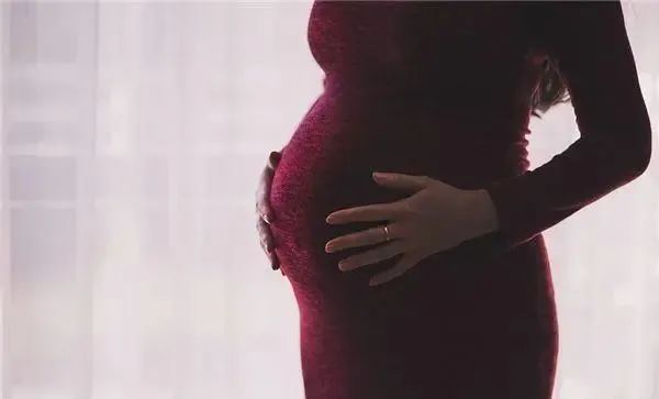 梦到妻子怀孕_梦到怀孕妻子流产_梦到怀孕妻子生了个男孩