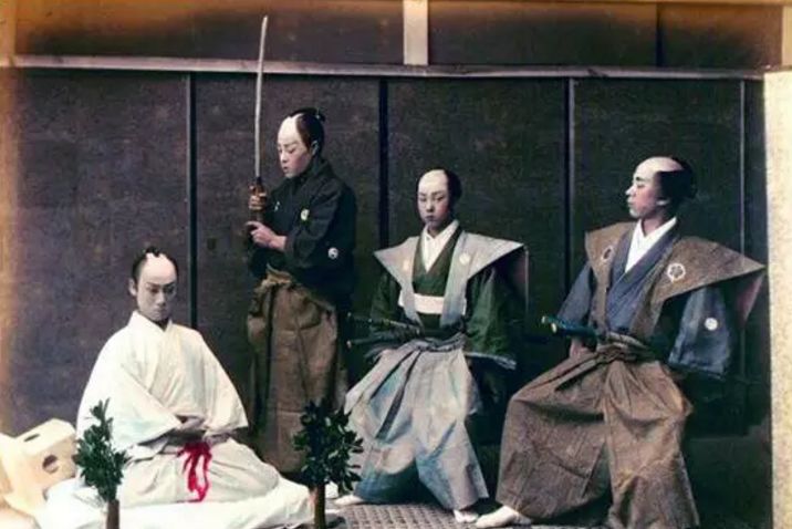 第7龙神武士刃手办_武士之刃_武士刀斧刃与利刃区别