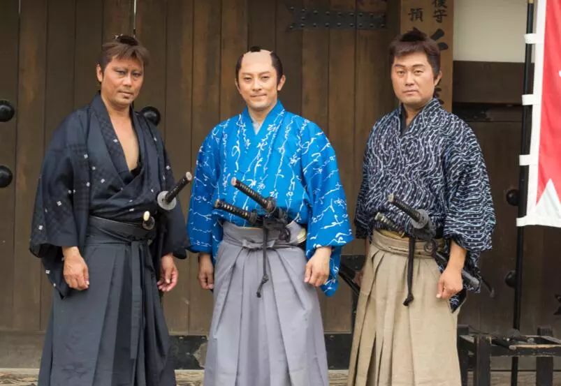第7龙神武士刃手办_武士之刃_武士刀斧刃与利刃区别