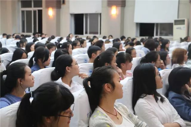 讲座经理成功人士怎么说_成功的讲座_成功经理人讲座