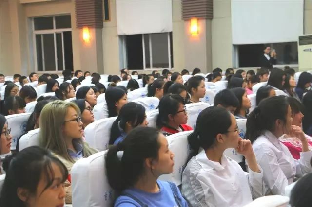 成功经理人讲座_成功的讲座_讲座经理成功人士怎么说