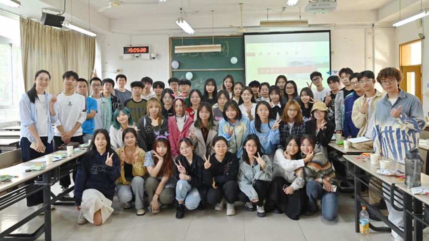 红色家园征文_杭电红色家园_下载红色家园