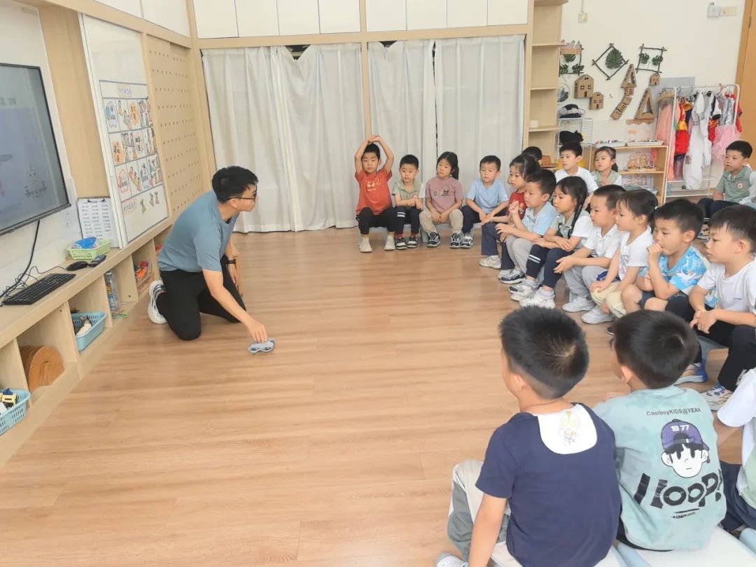 阴天气球乔任梁_阴天气球_阴天气球简介