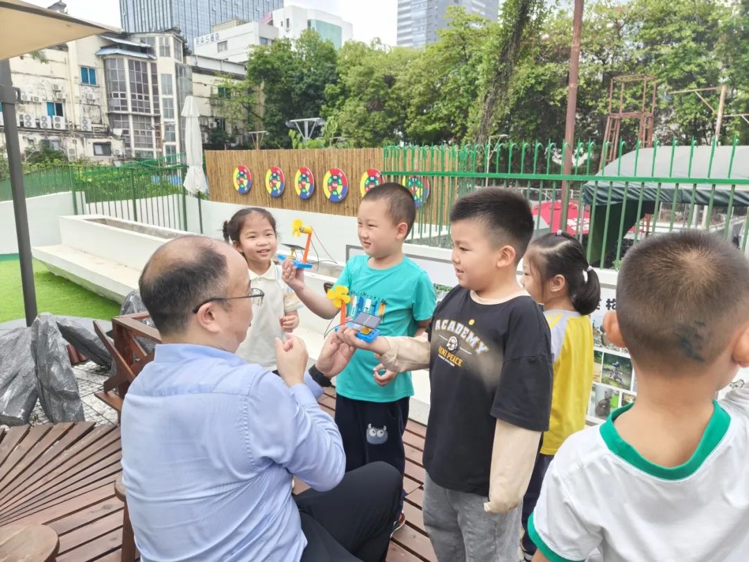阴天气球乔任梁_阴天气球简介_阴天气球