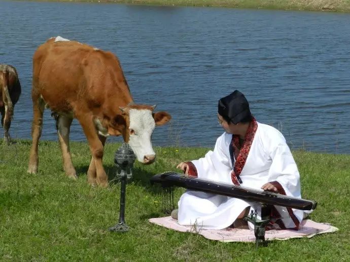 冰语夏虫古诗词_冰语夏虫现代诗_不与夏虫语冰