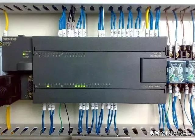 信号模拟数字代表什么_模拟信号和数字信号_模拟数字和信号数字
